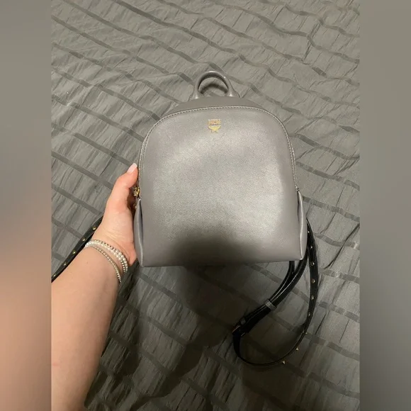 Gray MCM mini back pack (GREAT CONDITION) $_12.JPG?set_id=880000500F main image 4
